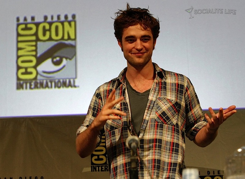 gallery_enlarged-comic-con-new-moon-press-conference-stage-07232009-03