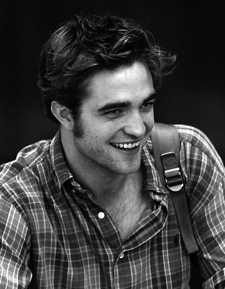 gallery_main-robert-pattinson-bike-rememeber-me-07152009-10