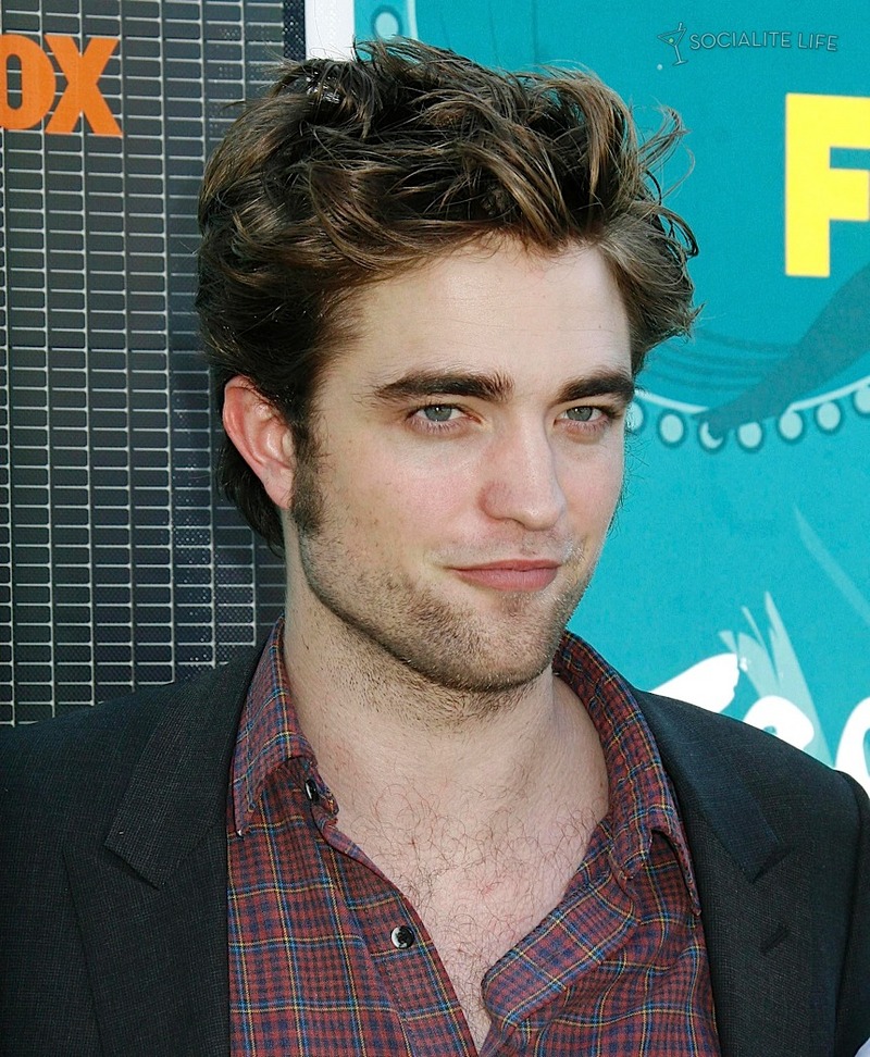 gallery_enlarged-robert-pattinson-teen-choice-awards-8-2009-08102009-05