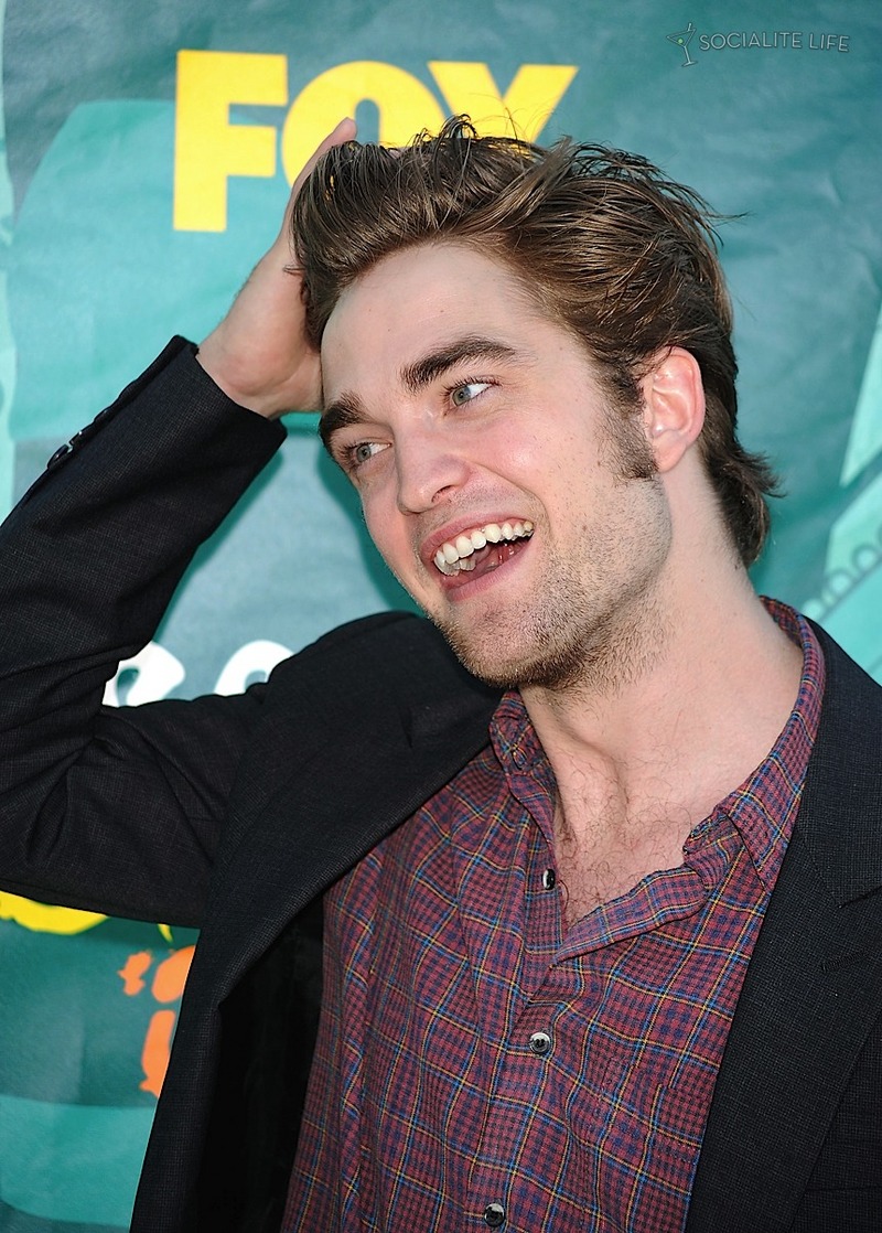 gallery_enlarged-robert-pattinson-teen-choice-awards-9-2009-08102009-01 gallery_enlarged-robert-pattinson-teen-choice-awards-9-2009-08102009-01