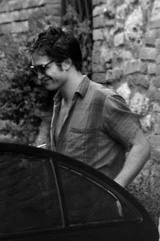 robert-pattinson-new-moon-set-3