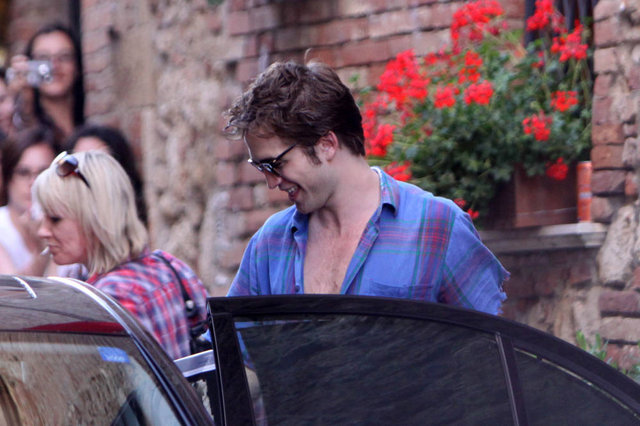 robert-pattinson-new-moon-set-8