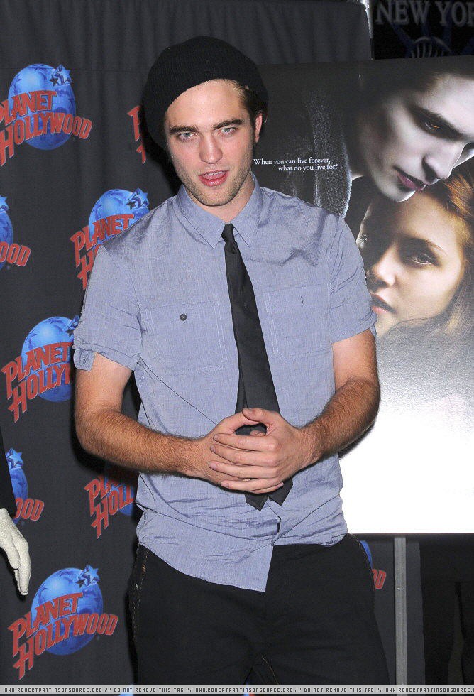 visits_planet_hollywood_441