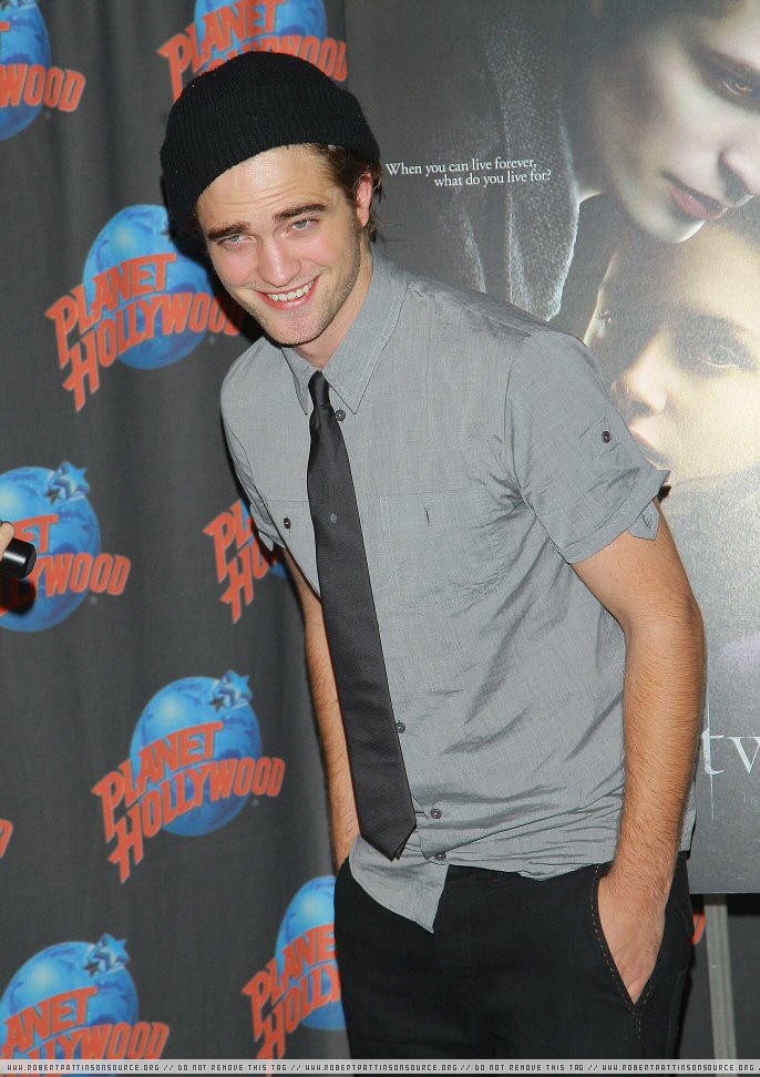 visits_planet_hollywood_419