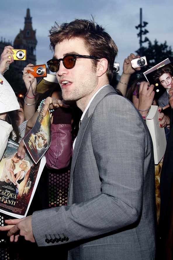 rpattinson_gl_3may11_rexfeatures__592x888_1