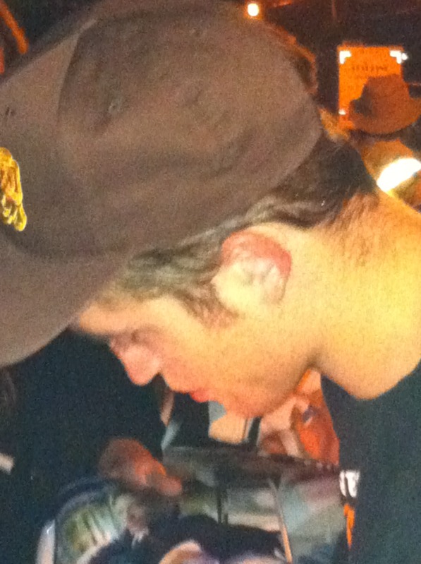 RobertPattinsononCosmoSet6th7thJuly20113-1