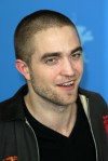 ROBERT PATTINSON mit rasiertem Kopf beim ‘Bel Ami’ Fotocall in&nbsp;Berlin