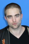 ROBERT PATTINSON mit rasiertem Kopf beim ‘Bel Ami’ Fotocall in&nbsp;Berlin