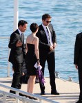 ROBERT PATTINSON steigt in Cannes aus einer&nbsp;Yacht