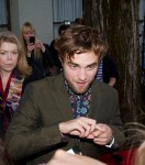 pattinsonlifesydney10222012-10 (14)