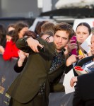 pattinsonlifesydney10222012-10 (5)