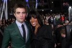 177384_robert-pattinson-and-shaun-robinson-pose-at-the-twilight-saga-breaking-dawn-part-2-hollywood-premier