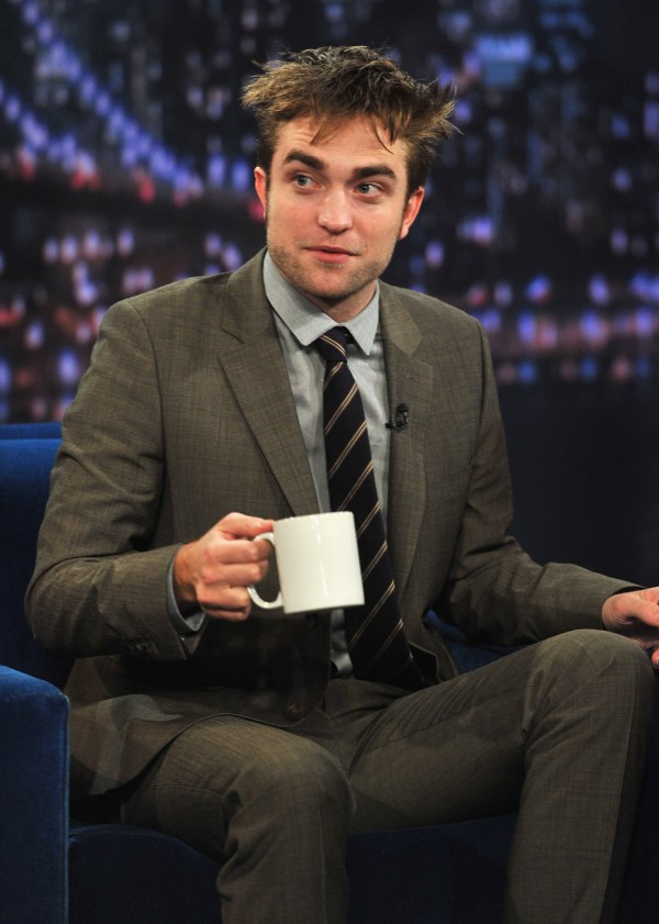 Robert Pattinson & Carrie Underwood Visit "Late Night With Jimmy Fallon"