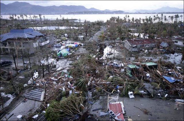 APTOPIX-Philippines-Typhoon-Tacloban