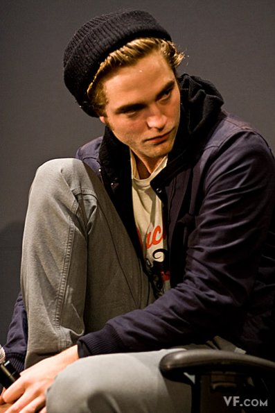 vanityfair_rob_soho5_jpg_595