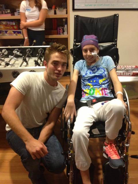 1187086_377140405747364_1043750244_n